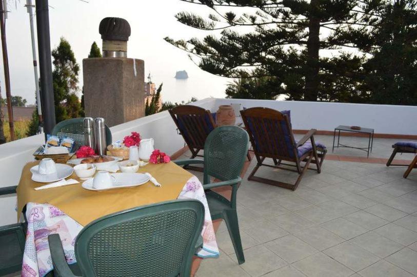 B&B Il Giardino Segreto Stromboli Bagian luar foto